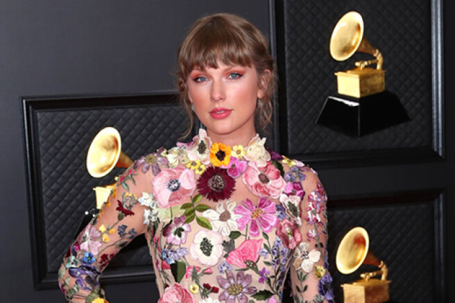 Grammy Awards 2021: Taylor Swift, Billie Eilish, Dua Lipa and other stars on the red carpet