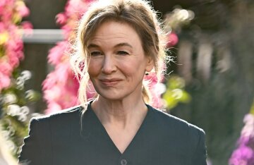 Renée Zellweger unveiled a statue of Bridget Jones in London.