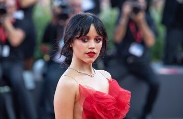 Jenna Ortega in profile at a public event