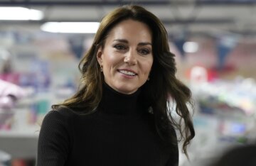 The 'disappearing' ring in Kate Middleton's cancer video has sparked new conspiracy theories.