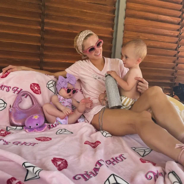Пэрис Хилтон с детьми/Фото: parishilton/Instagram*