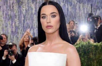 The internet is demanding that Katy Perry, who was invited to the Met Gala despite her sexual harassment scandal, be "canceled."