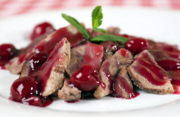 Cherry sauce: recipe with photos for meat dishes