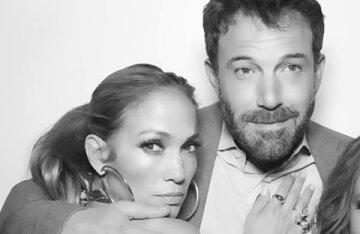 The first photo on Instagram after the resumption of the novel: Jennifer Lopez and Ben Affleck appeared at Leia Remini's party