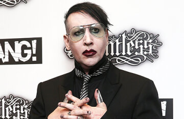 Police have issued an arrest warrant for Marilyn Manson. He faces a fine and a real prison term
