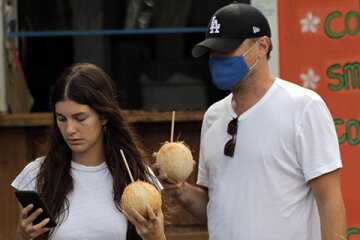 Leonardo DiCaprio and his girlfriend Camila Morrone are vacationing in Hawaii