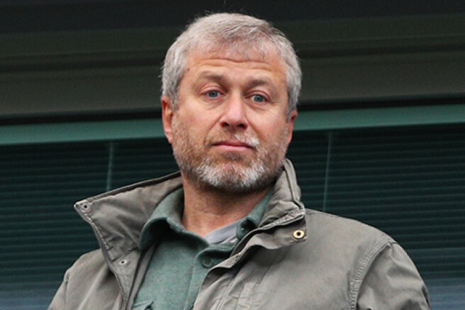 Representatives of Roman Abramovich denied rumors that the billionaire is asking for money in debt