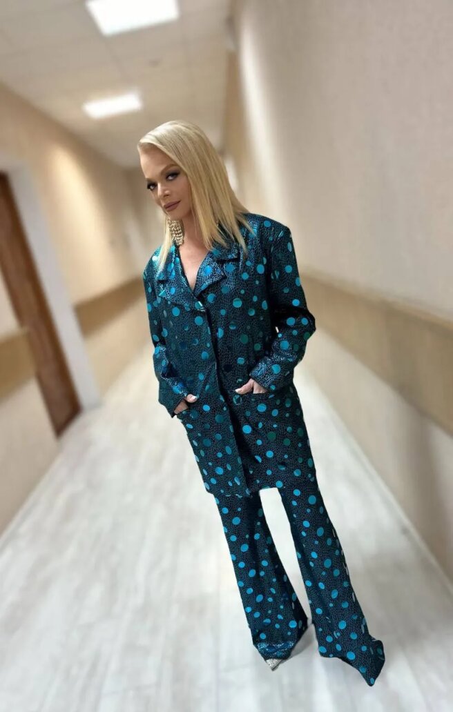 Лариса Долина