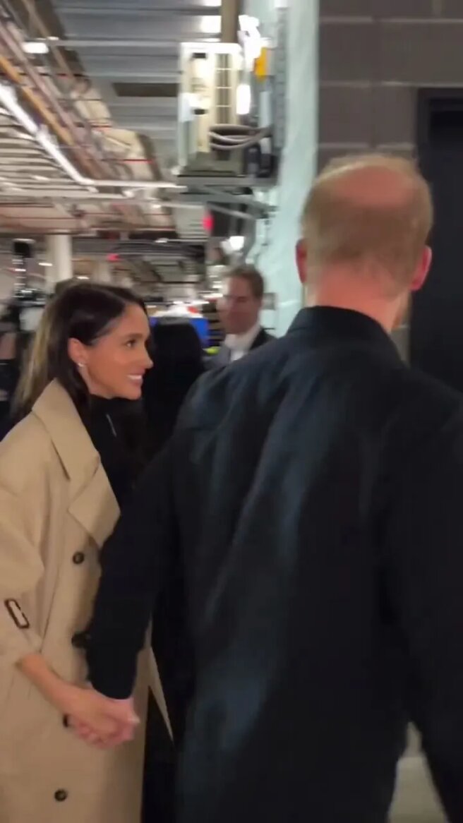 Кадры из видео Меган Маркл