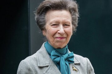 Princess Anne hospitalised with concussion