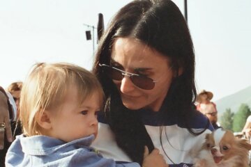 Demi Moore showed how her two-year-old granddaughter wished her a happy birthday.