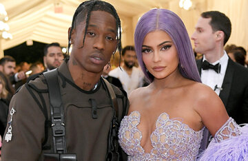 The network discusses rumors about the engagement of Kylie Jenner and Travis Scott: a mysterious ring and insider comments