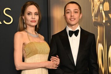 Angelina Jolie steps out with 16-year-old son Knox for first time in 3 years