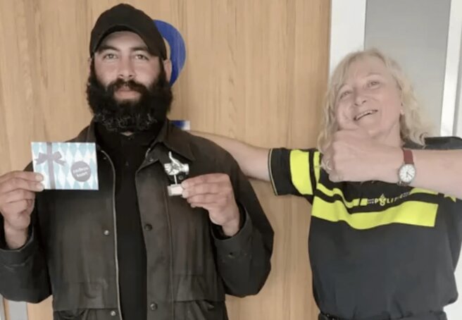 A crowdfunding platform raised 34,000 euros for a homeless man who found a wallet with money and took it to the police