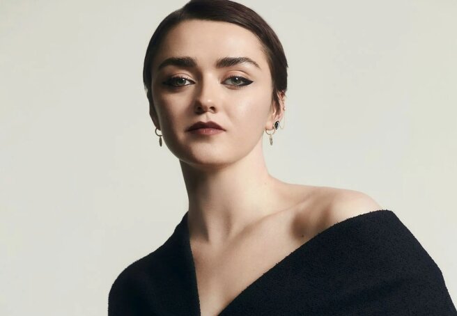“I ate very little and meditated all the time.” Maisie Williams posed for Harper's Bazaar magazine and spoke about preparing for the role of Catherine Dior