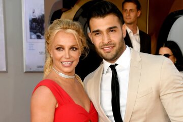 Sam Asghari commented on the scandal with Britney Spears amid news that she actually injured her leg