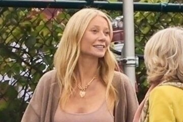 Gwyneth Paltrow with ex-husband Chris Martin, daughter Apple and other family members at son Moses' graduation