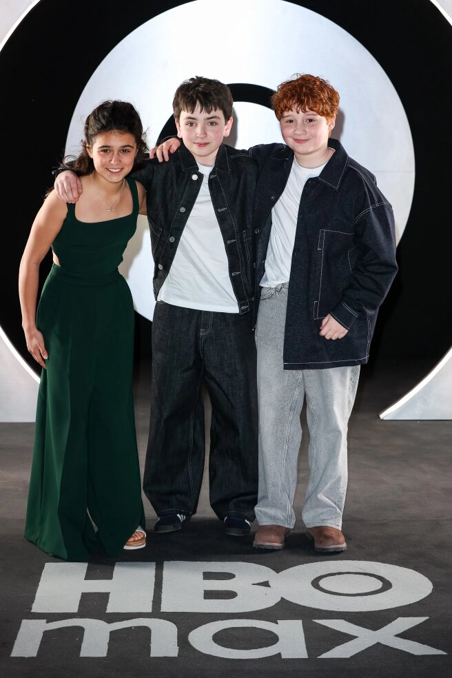 Арабелла Стэнтон, Доминик Маклафлин и Аластер Стаут