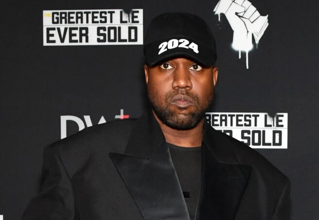 Kanye West publicly apologizes for anti-Semitic remarks