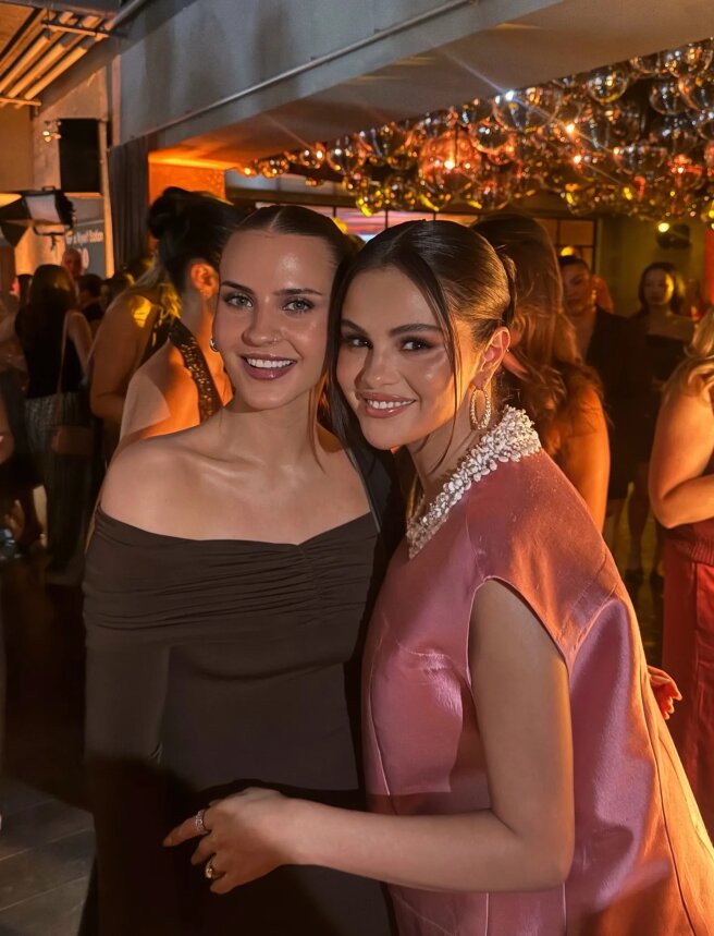 Селена Гомес с поклонницей