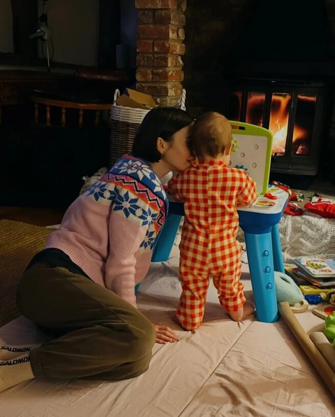 Лили Коллинз с дочерью