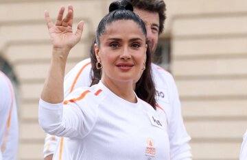 Salma Hayek took part in the Olympic torch relay