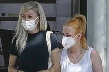 Kristen Stewart with her girlfriend Dylan Meyer on a walk in Los Angeles