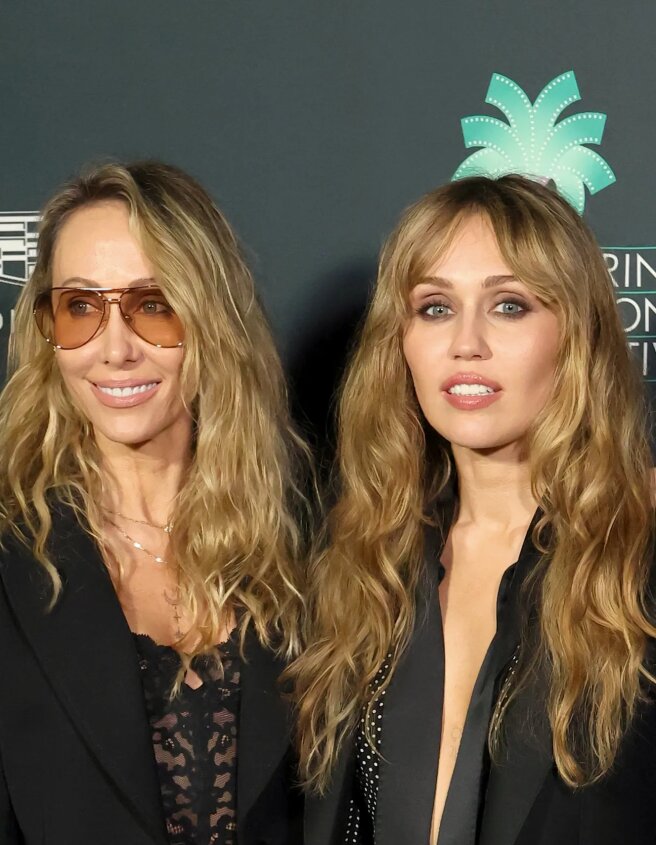 Тиш и Майли Сайрус