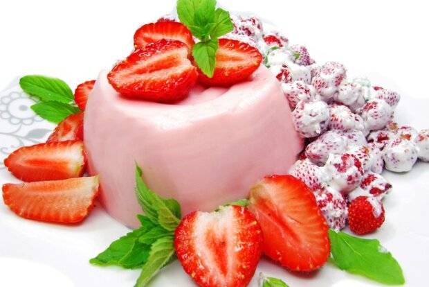 Strawberry cake
