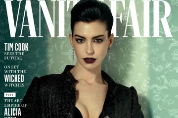 "I was on stage pretending everything was fine." Anne Hathaway reveals she suffered a miscarriage
