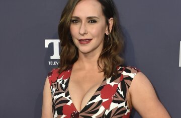 "Growing old in Hollywood is very hard." Jennifer Love Hewitt responded to criticism of "unrecognizable" appearance
