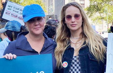 Pregnant Jennifer Lawrence took part in a rally for the right of women to have an abortion