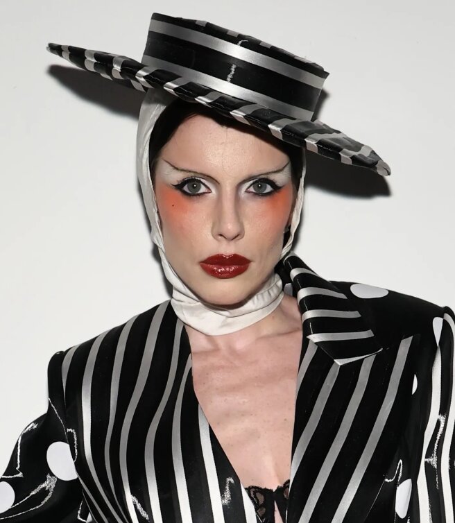 Джулия Фокс