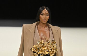 Naomi Campbell in an unusual look at the Balmain show