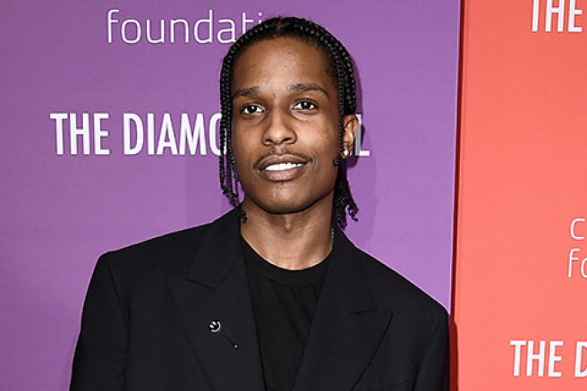 Rihanna's Boyfriend A$AP Rocky at the center of the Scandal: they found a gun on him and accused him of flirting with another woman