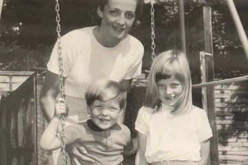 Charles Spencer shares rare childhood photo with sister Princess Diana