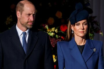 Kate Middleton (in her "old" outfit), Prince William, King Charles III and Queen Camilla met with the German President in Windsor
