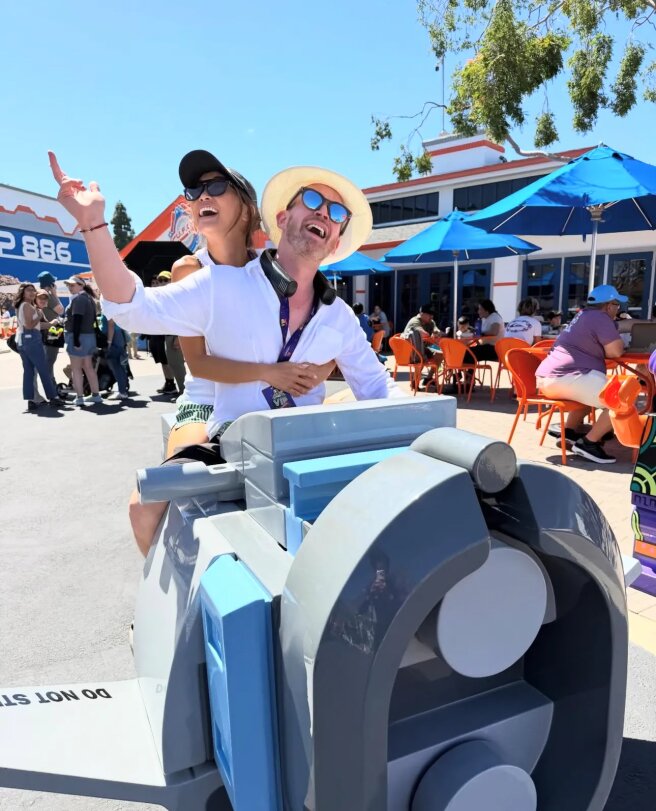 Бренда Сонг и Маколей Калкин