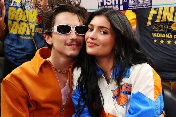 Kylie Jenner's ex-boyfriend Travis Scott mentioned her in a new track, amid her romance with Timothée Chalamet.