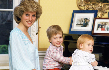 As a mother: the most touching photos of Princess Diana with her sons William and Harry