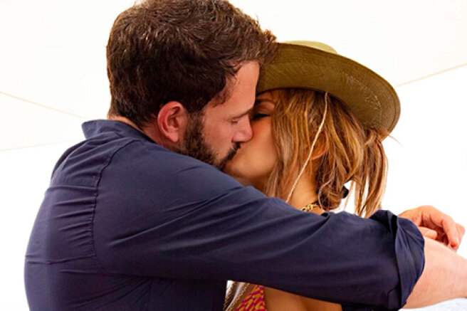 Jennifer Lopez confirmed the reunion with Ben Affleck-the singer posted the first joint photo on Instagram