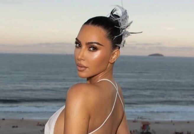 "Low activity in the frontal lobes." Kim Kardashian revealed how the stress of her divorce from Kanye West affected her brain function.