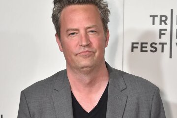 Matthew Perry's ex-lover said that the actor "glued his hands" while trying to cope with drug addiction