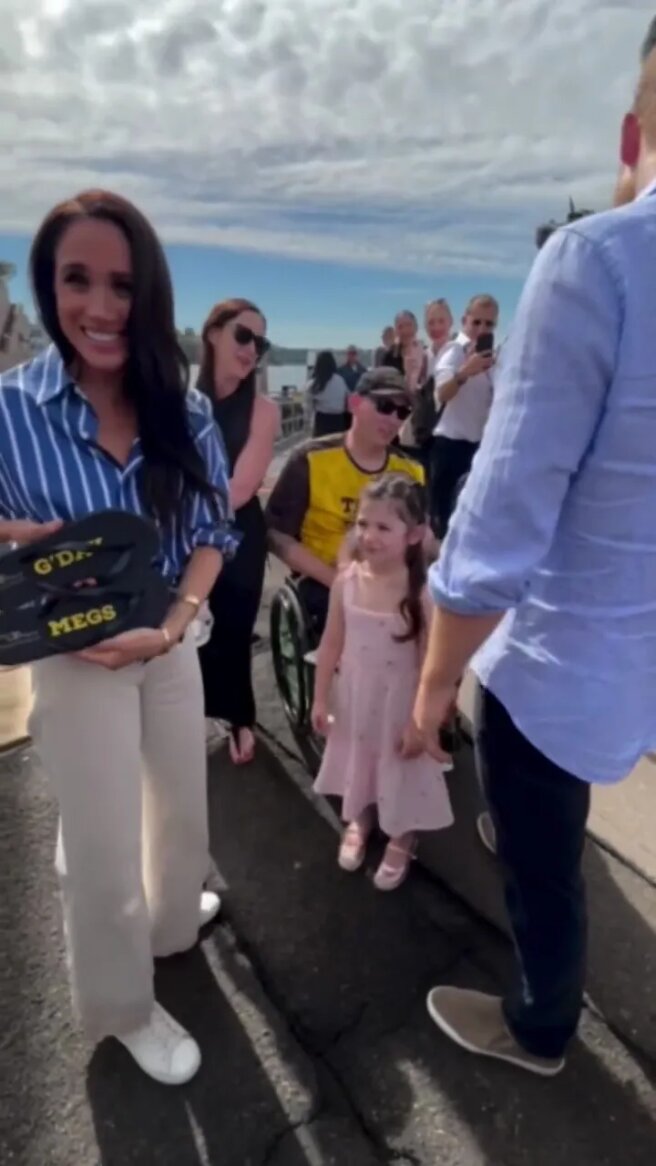 Кадры из видео Меган Маркл