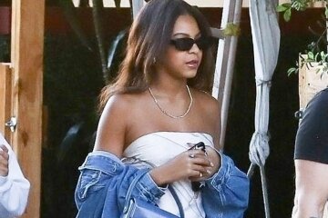 Beyonce's grown-up daughter Blue Ivy, who looks like her, was spotted out and about in Beverly Hills