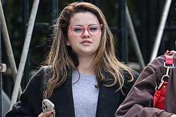 Selena Gomez was photographed without makeup and criticized again