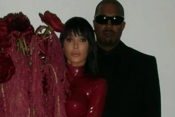 Bianca Censori performed in a latex suit in Seoul.