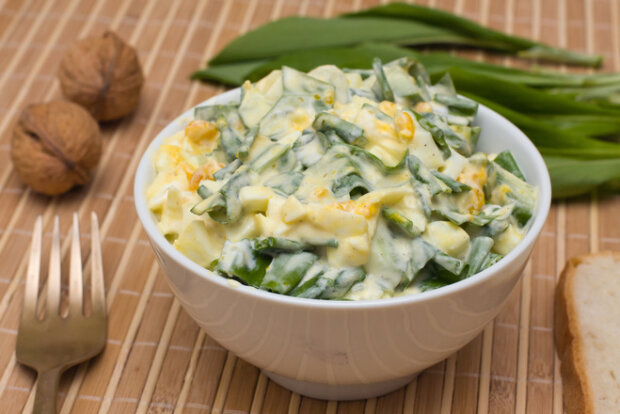 Wild cherry, egg and cucumber salad
