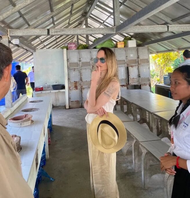 Анджелина Джоли