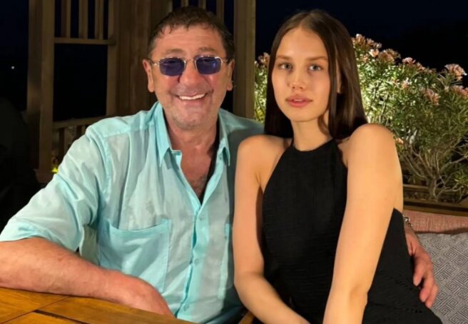 Grigory Leps' 18-year-old fiancee joked about the age difference